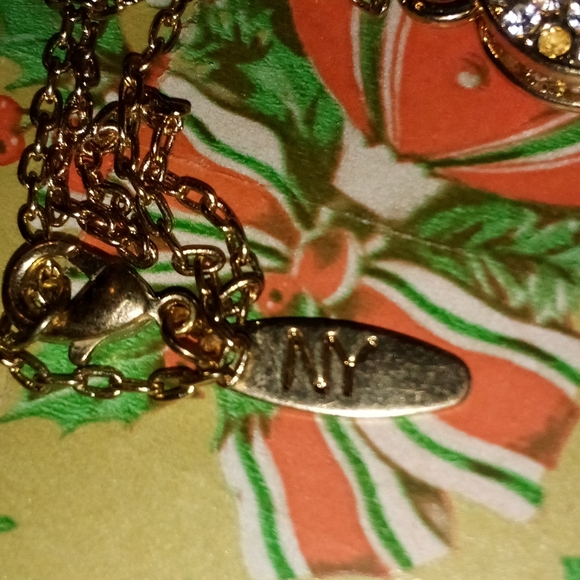 Beautiful NY Gold Tone Rhinestone Locket Necklace 32 Inch Chain Christmas Gifts - Picture 3 of 10